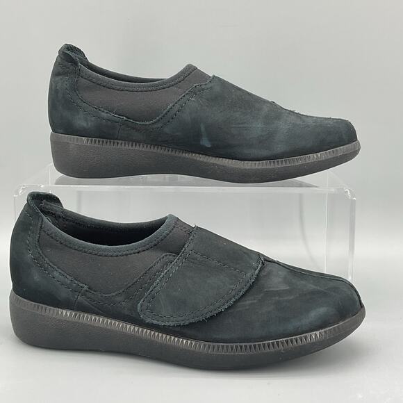 NEW Munro Women’s Janis Slip On Sneakers Black Size 5M - Picture 1 of 10